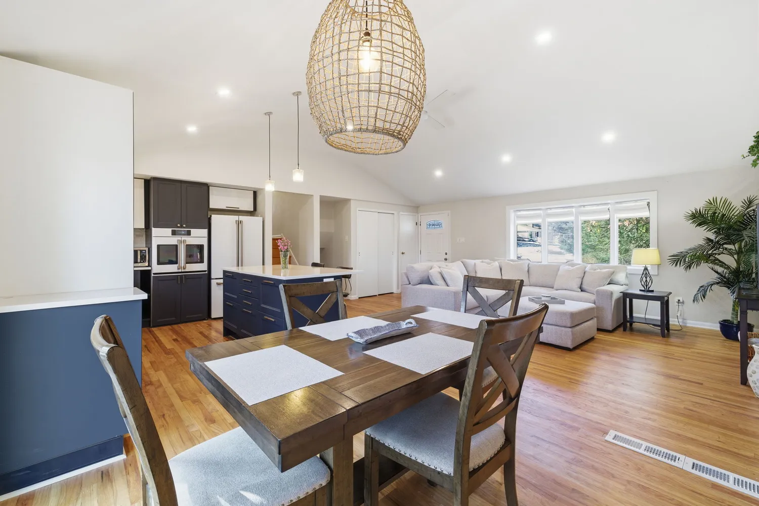 Contact Agent | 199 Avondale Street, Pittsburgh, PA 15237