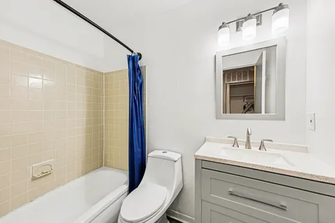 $249,000 | 6141 Edsall Road, Unit L, Alexandria, VA 22304