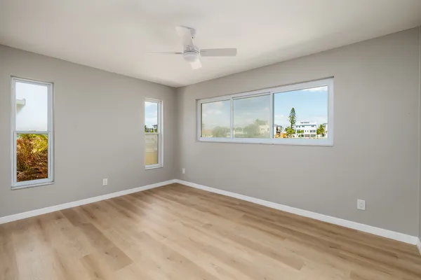 $995,000 | 11055 4th Street East, Treasure Island, FL 33706