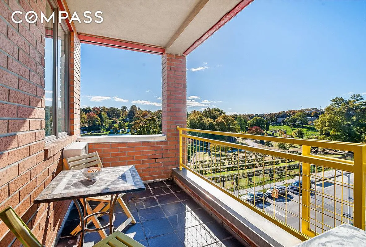 811 5th Avenue Brooklyn, NY 11232 - Photo 5 of 11