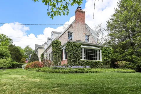 $1,225,000 | 3501 Bradley Lane, Chevy Chase, MD 20815