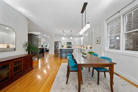 $875,000 | 3806 North Damen Avenue, Unit 1, Chicago, IL 60618