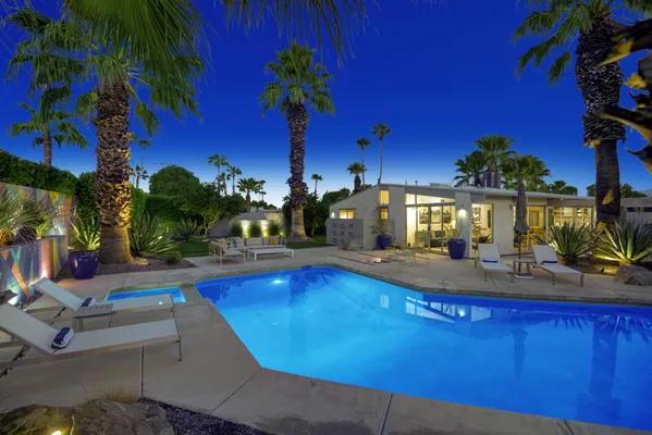 $1,075,000 | 406 East Desert Holly Circle, Palm Springs, CA 92262