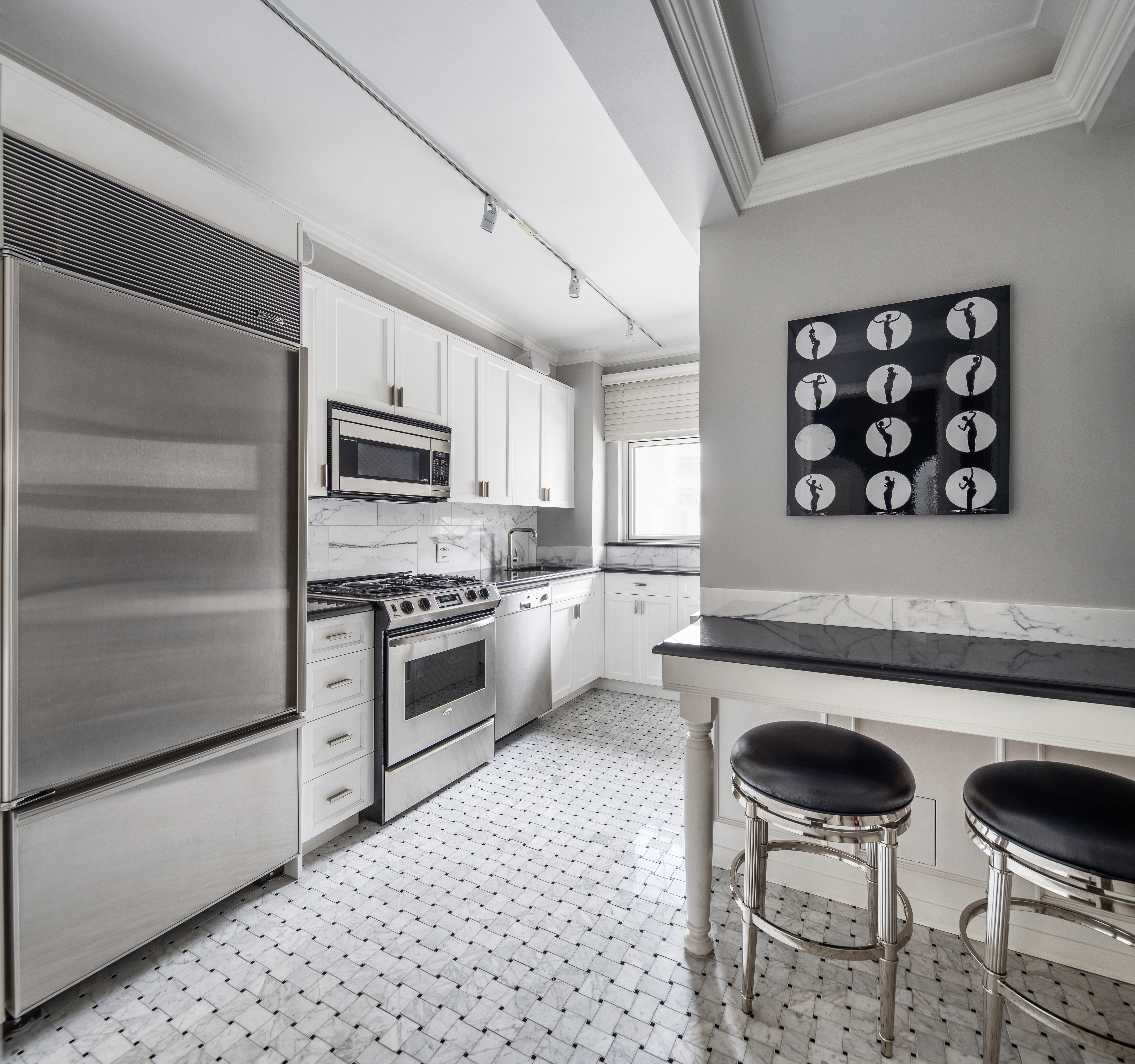 930 5th Avenue, Unit 9F Manhattan, NY 10021 - Photo 6 of 15