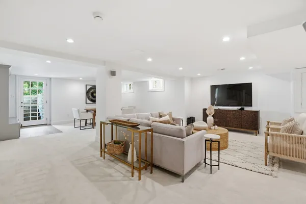 Contact Agent | Highland Place Northwest, Washington, DC 20008