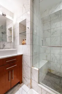 $715,000 | 7 East 35th Street, Unit 10D | Midtown South
