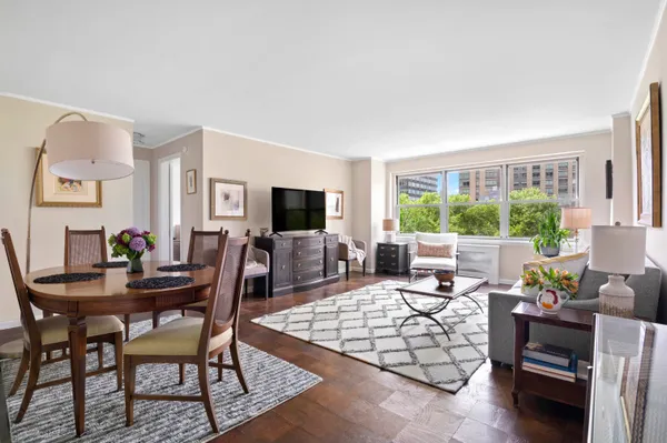 $734,000 | 165 West End Avenue, Unit 5A | Upper West Side