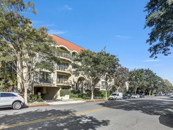 $1,299,000 | 277 South Spalding Drive, Unit 102, Beverly Hills, CA 90212