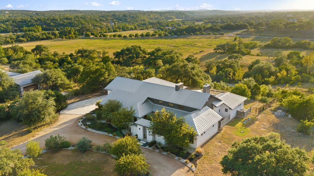 343 Pug Rippy Road Dripping Springs, TX 78620 - Photo 12 of 38 Gallery Image 12