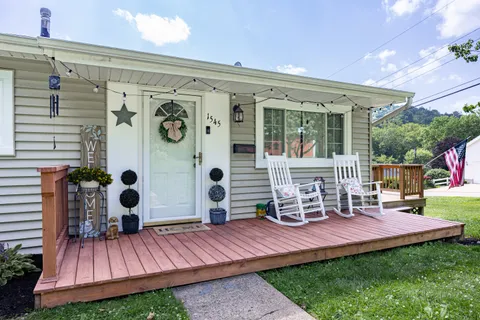 $168,000 | 1545 Saxonburg Road, Natrona Heights, PA 15065