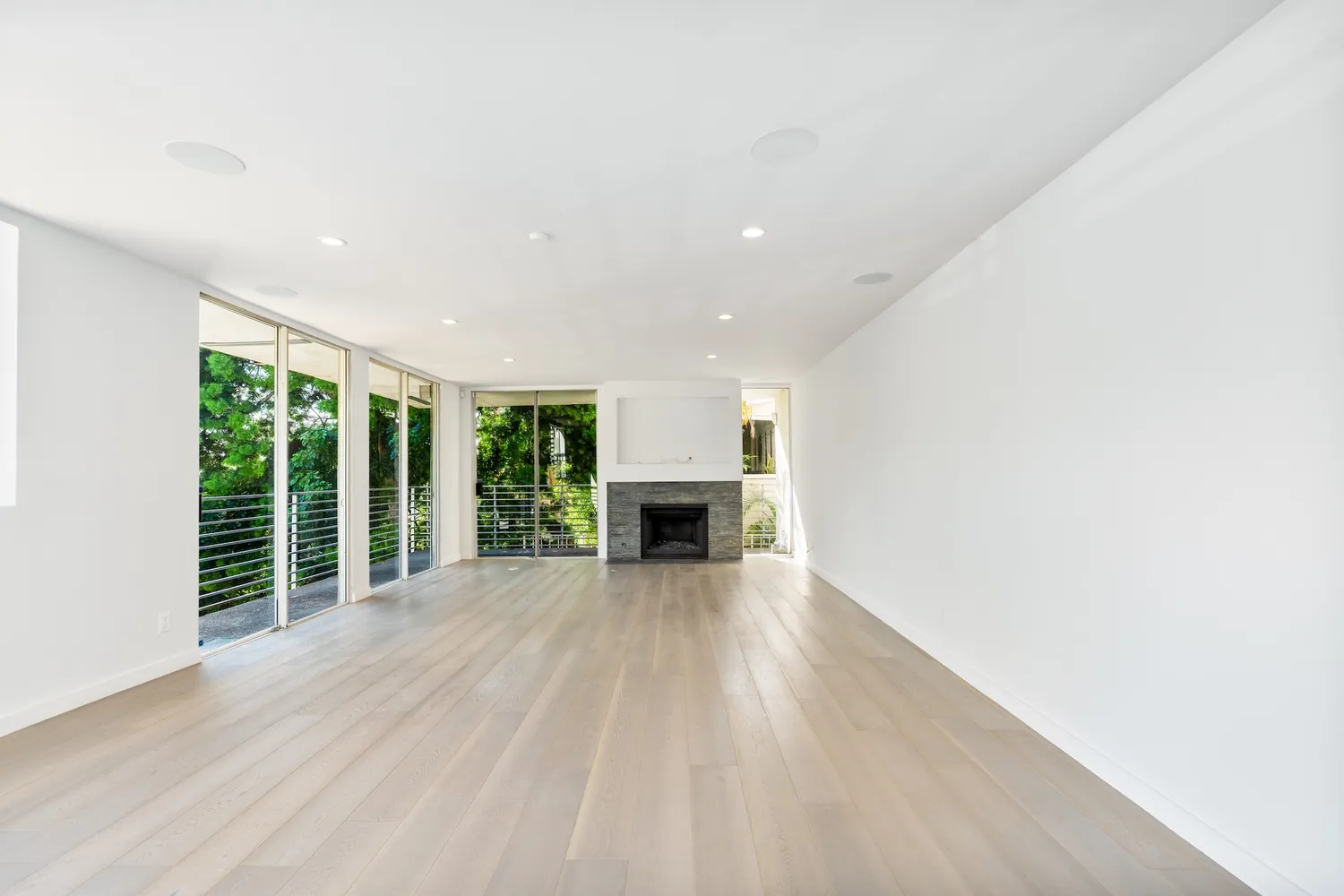 $1,025,000 | 1129 Larrabee Street, Unit 6, West Hollywood, CA 90069