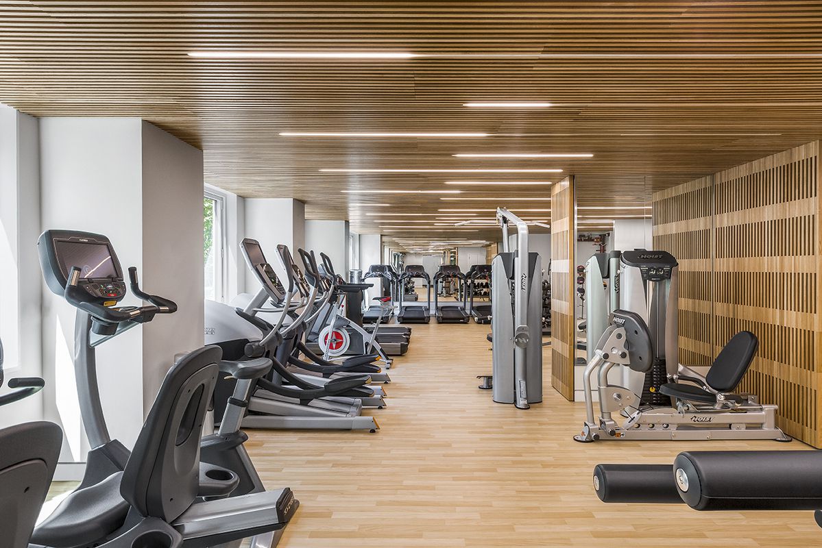 301 West 53rd Street, Unit 24H Manhattan, NY 10019 - Photo 5 of 15 a view of a room with gym equipment