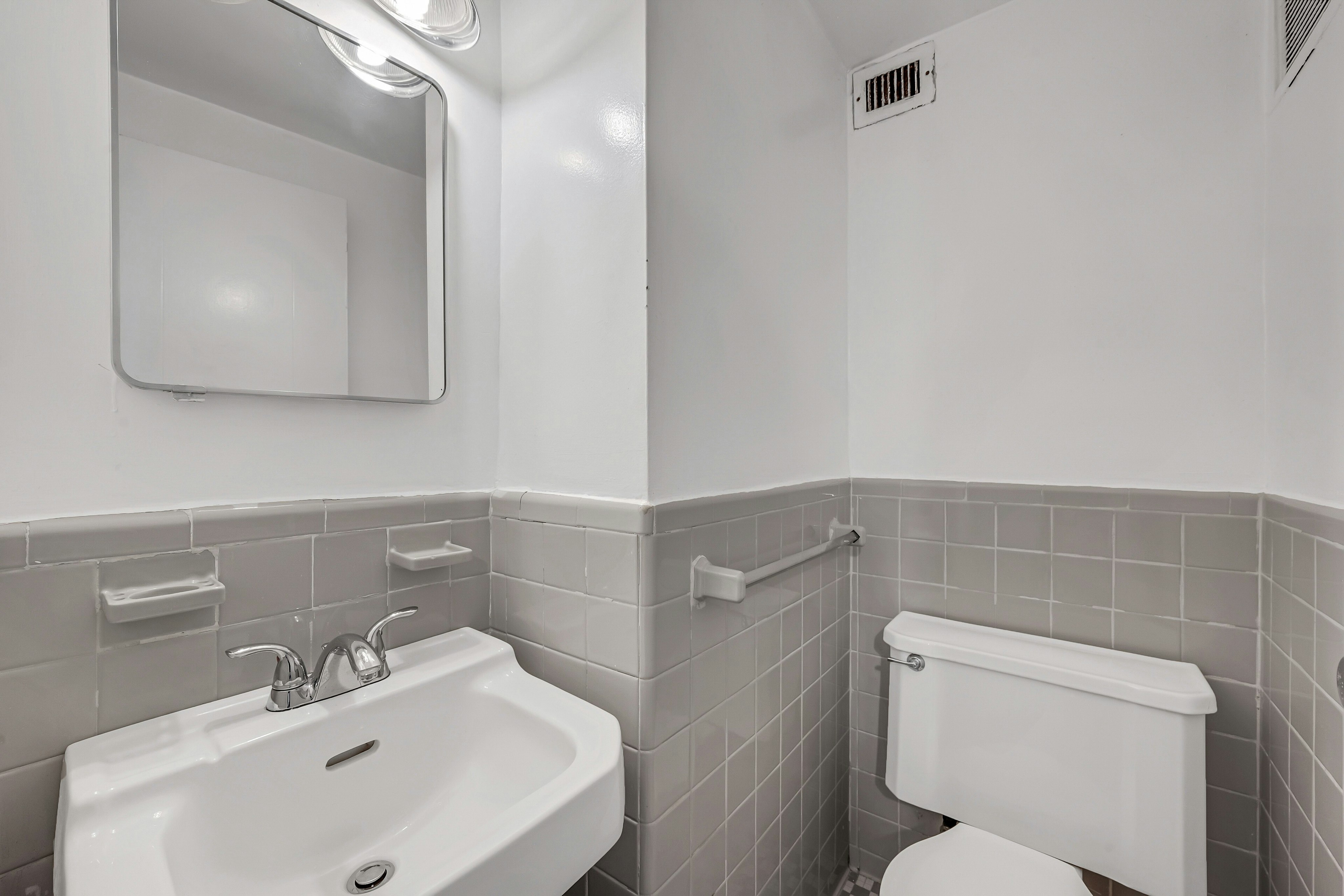 1 Fordham Hill Ovl, Unit 12C Bronx, NY 10468 - Photo 18 of 49