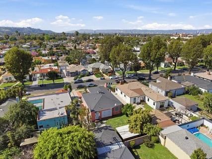 $899,999 | 3810 Olmsted Avenue, Los Angeles, CA 90008