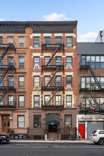 $3,300 | 438 West 49th Street, Unit 2D | Hell's Kitchen