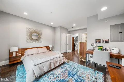 $610,000 | 1010 South 17th Street, Unit B, Philadelphia, PA 19146