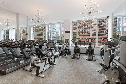 $1,150,000 | 635 West 42nd Street, Unit 2H | Hell's Kitchen