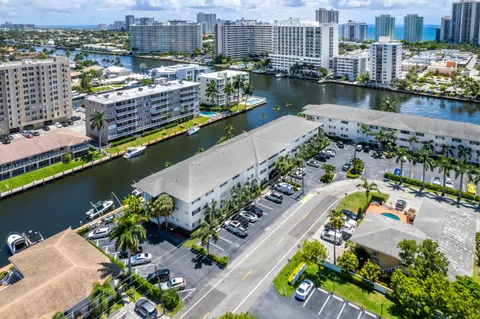 $389,000 | 2881 Northeast 32nd Street, Unit 220, Fort Lauderdale, FL 33306