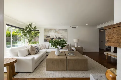 $4,850,000 | 1609 Ruth Lane, Newport Beach, CA 92660