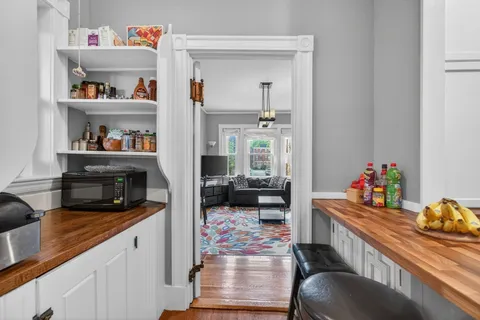 Contact Agent | 17 Park Vale, Unit 4, Brookline, MA 02446
