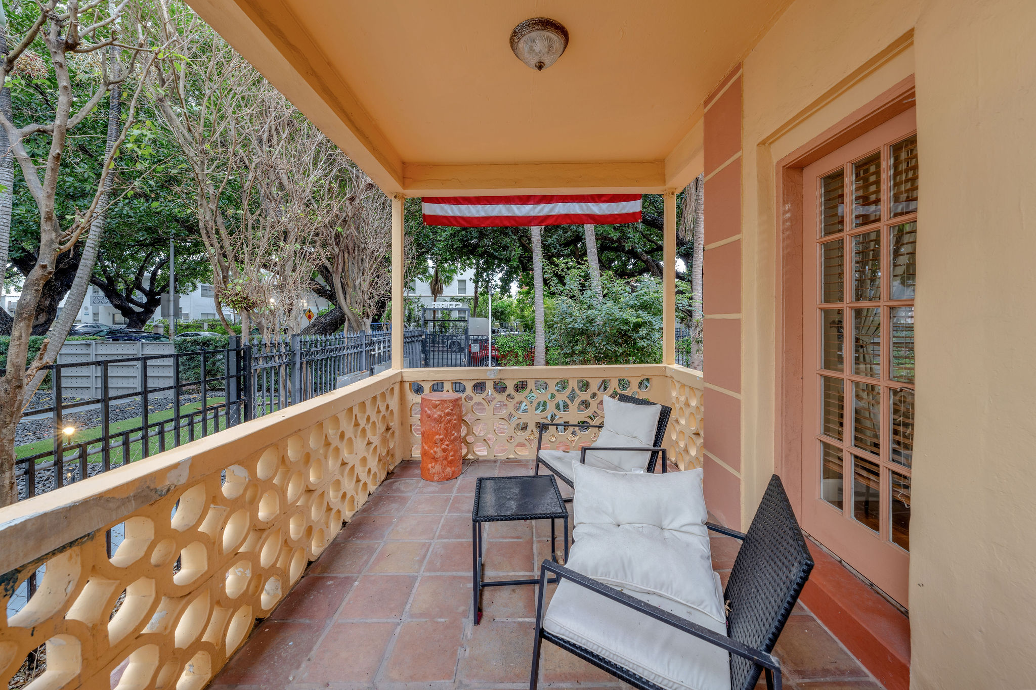 735-745 Meridian Avenue Miami Beach, FL 33139 - Photo 8 of 62 a view of balcony with furniture