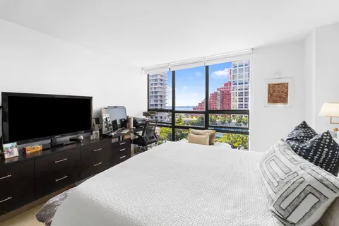 $499,000 | 1450 Brickell Bay Drive, Unit 812, Miami, FL 33131