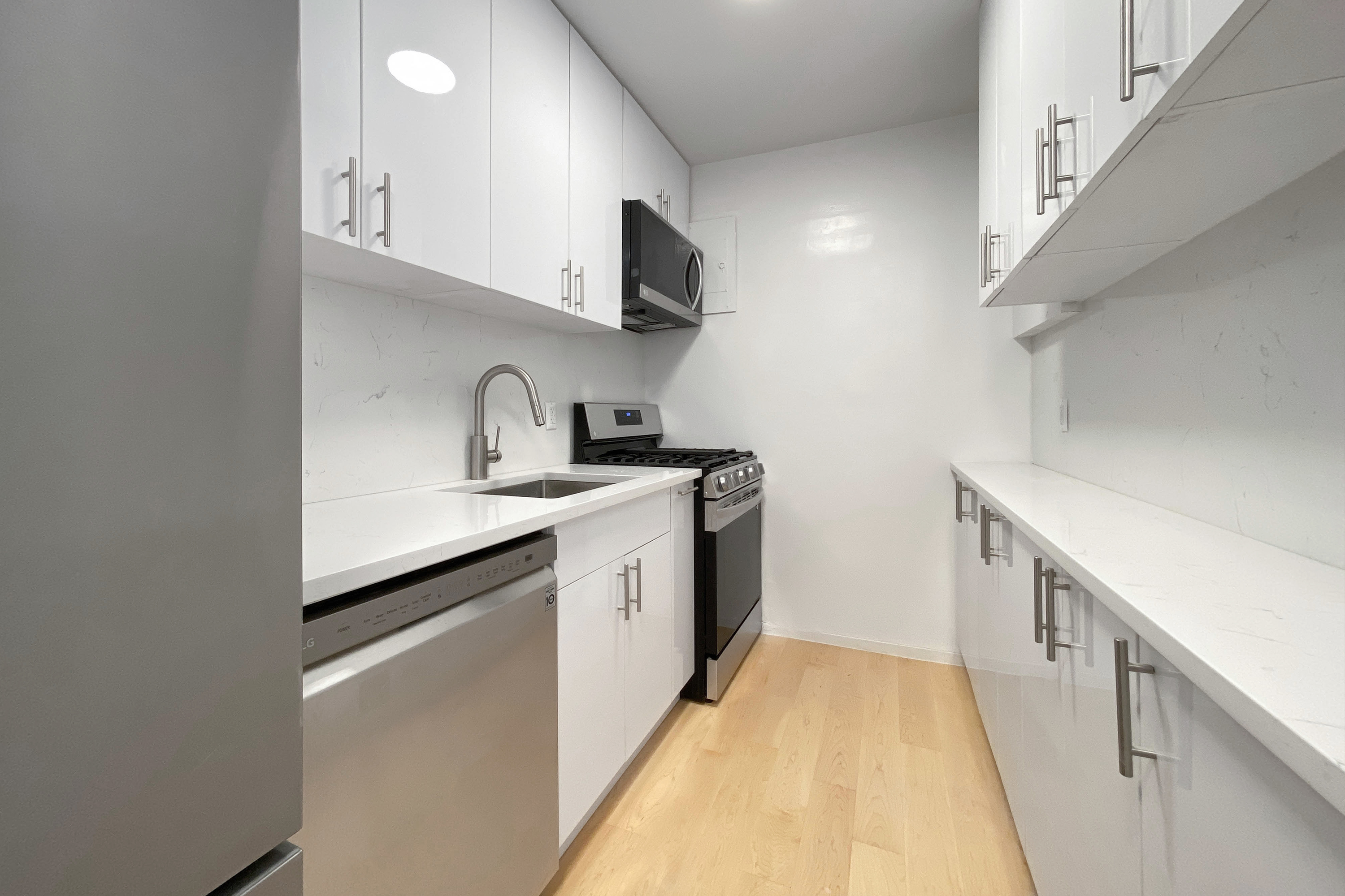 333 East 30th Street, Unit 6A Manhattan, NY 10016 - Photo 5 of 18
