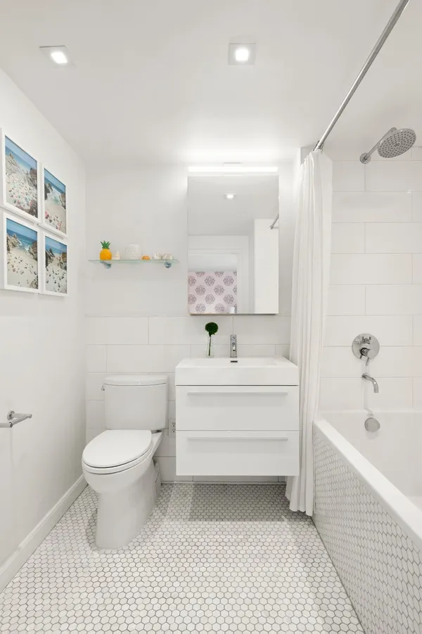 $1,080,000 | 520 West 23rd Street, Unit 8A | Chelsea