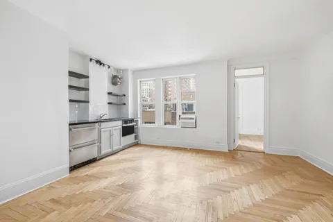 $499,000 | 230 West End Avenue, Unit 8F | Upper West Side