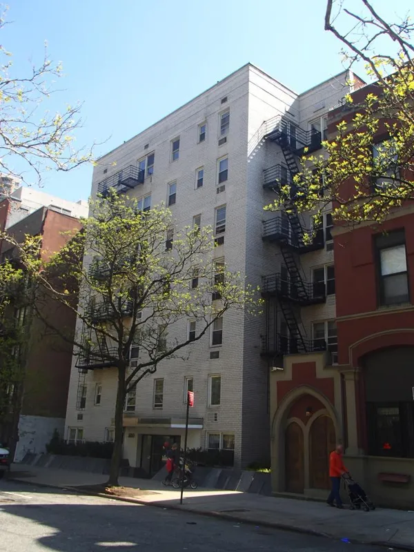 $2,900 | 320 East 35th Street, Unit 5H | Murray Hill