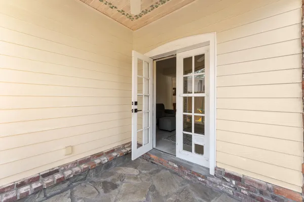 $575,000 | 390 Nora Avenue, Merritt Island, FL 32952