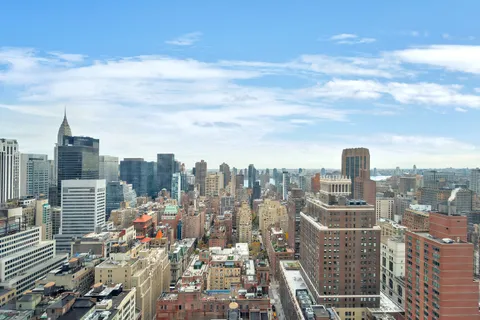 $1,450,000 | 400 5th Avenue, Unit 42B | Midtown South
