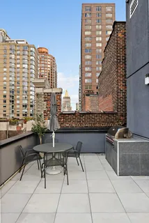 $2,700,000 | 128 West 26th Street, Unit PH | Chelsea