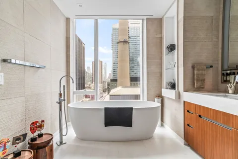 $4,200,000 | 1 West End Avenue, Unit 9D | Upper West Side