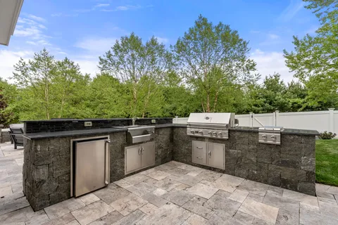 $2,650,000 | 17 Walnut Hill Lane, Cohasset, MA 02025