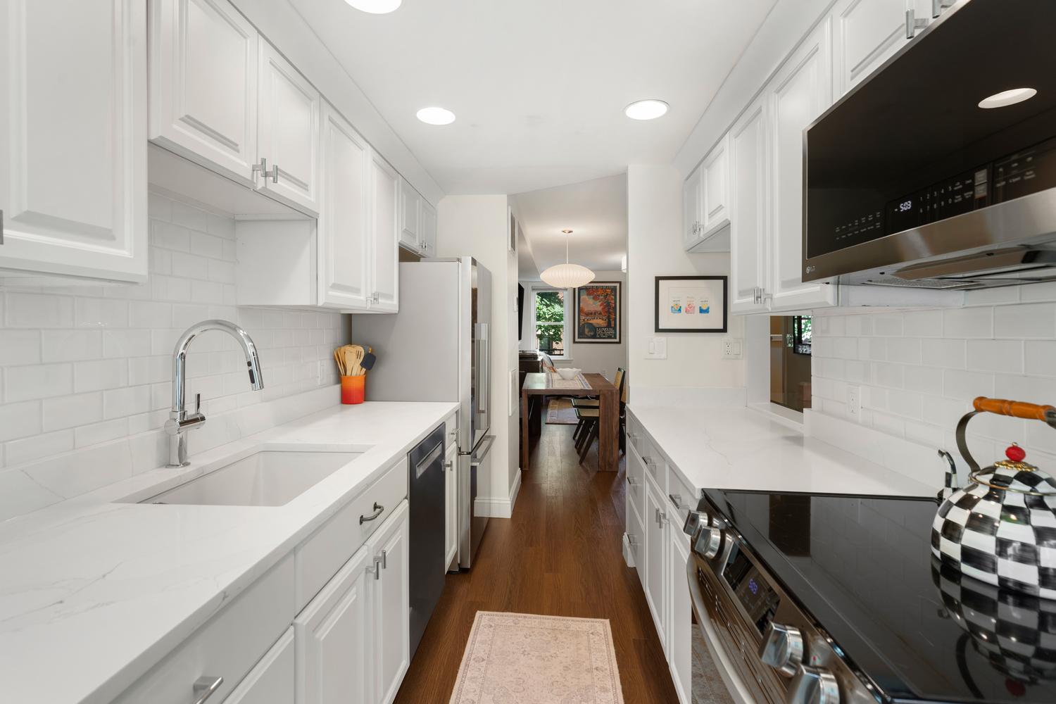 15 Lawrence Street, Unit 2 Boston, MA 02116 - Photo 14 of 34