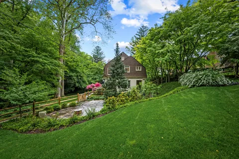 $880,000 | 401 Edgevale Road, Baltimore, MD 21210