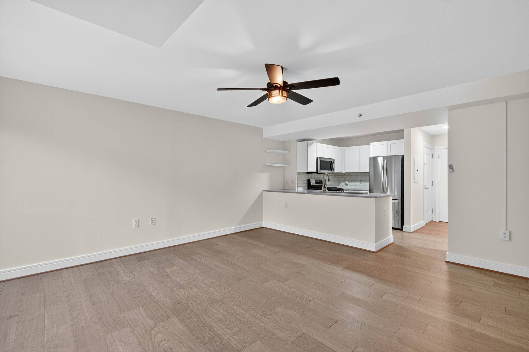 800 4th Street Southwest, Unit S221 Washington, DC 20024 - Photo 4 of 12