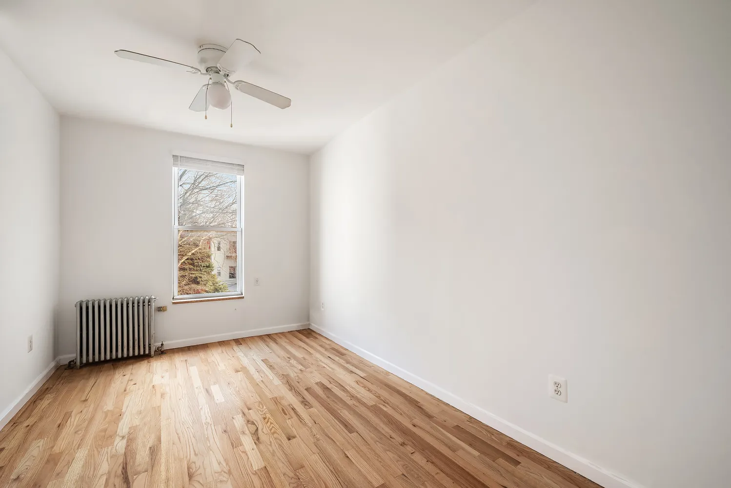 $5,200 | 590 Manhattan Avenue, Unit 3 | Greenpoint