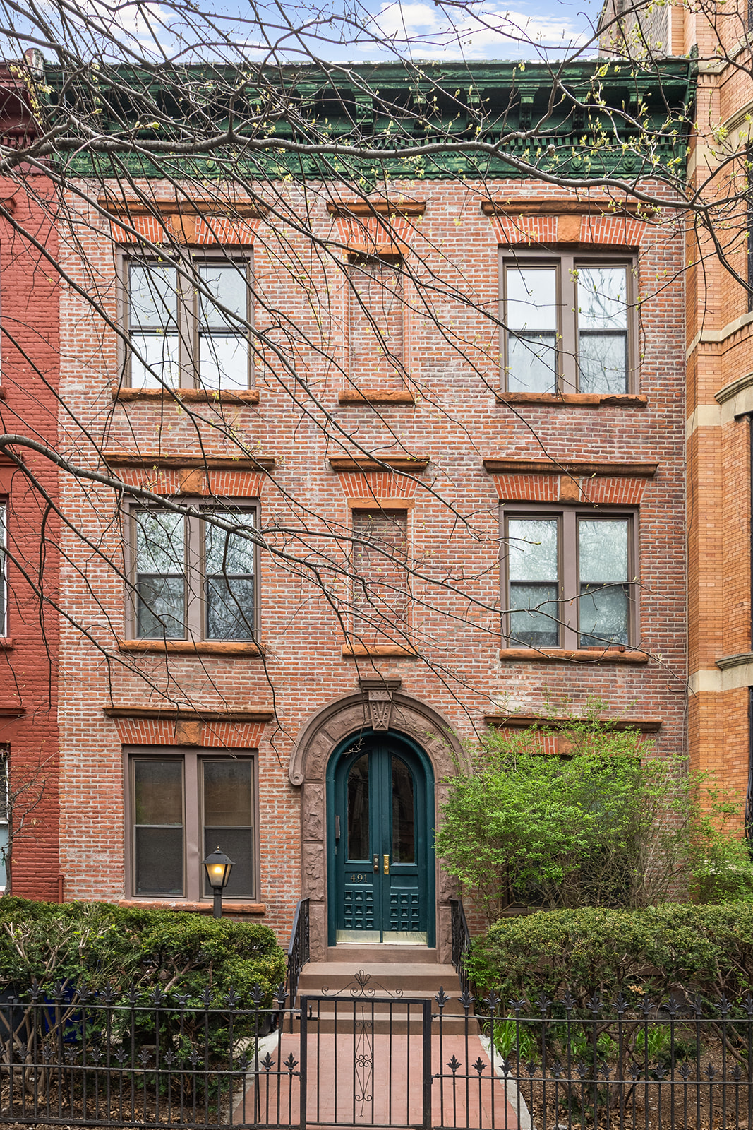 491 12th Street, Unit 2 Brooklyn, NY 11215 - Photo 12 of 21 a front view of a house with balcony