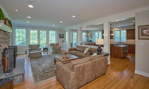 $2,375,000 | 10 Eastburn Drive, New Hope, PA 18938