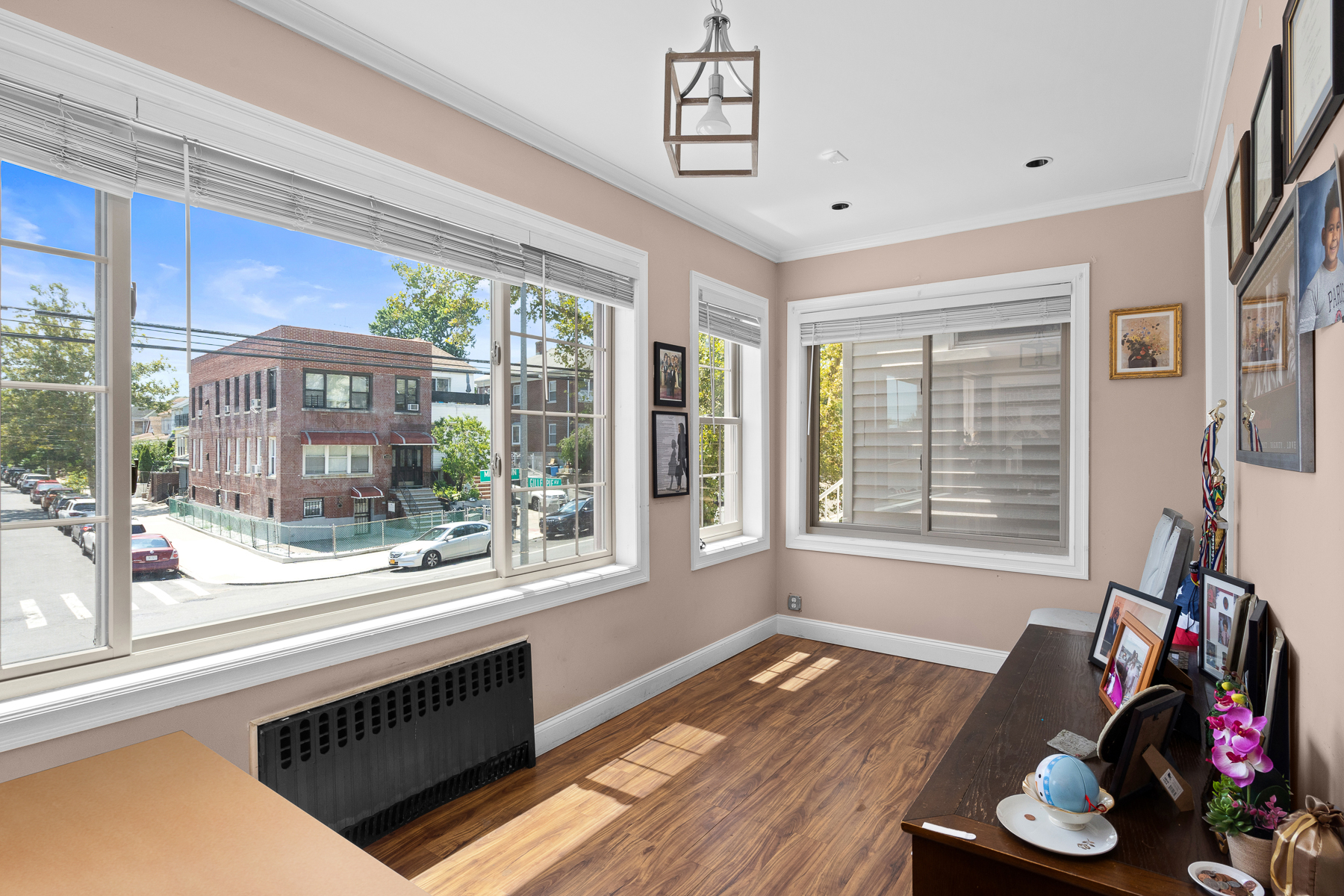 2947 Middletown Road Bronx, NY 10461 - Photo 3 of 14 Gallery Image 3