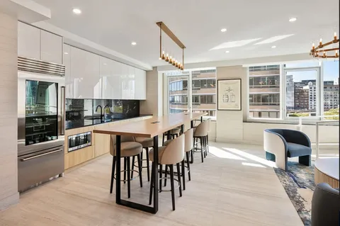 $9,395 | 650 1st Avenue, Unit 11G | Murray Hill