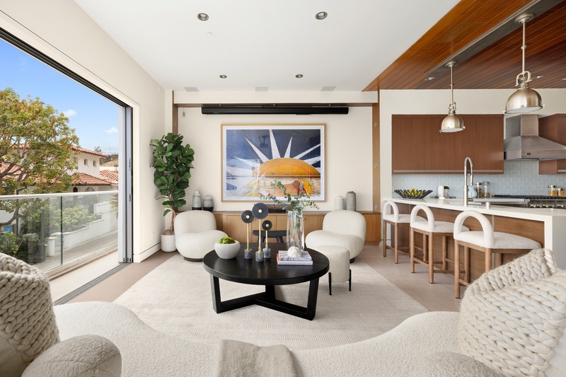 17713 Posetano Road Pacific Palisades, CA 90272 - Photo 4 of 21