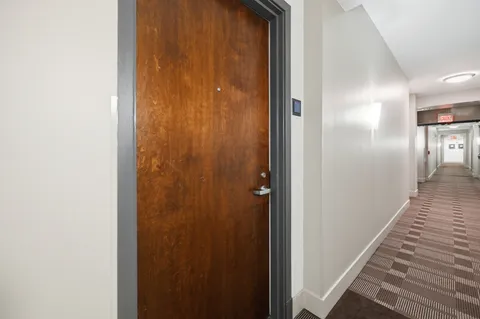 $470,000 | 1800 Wilson Boulevard, Unit 105, Arlington, VA 22201