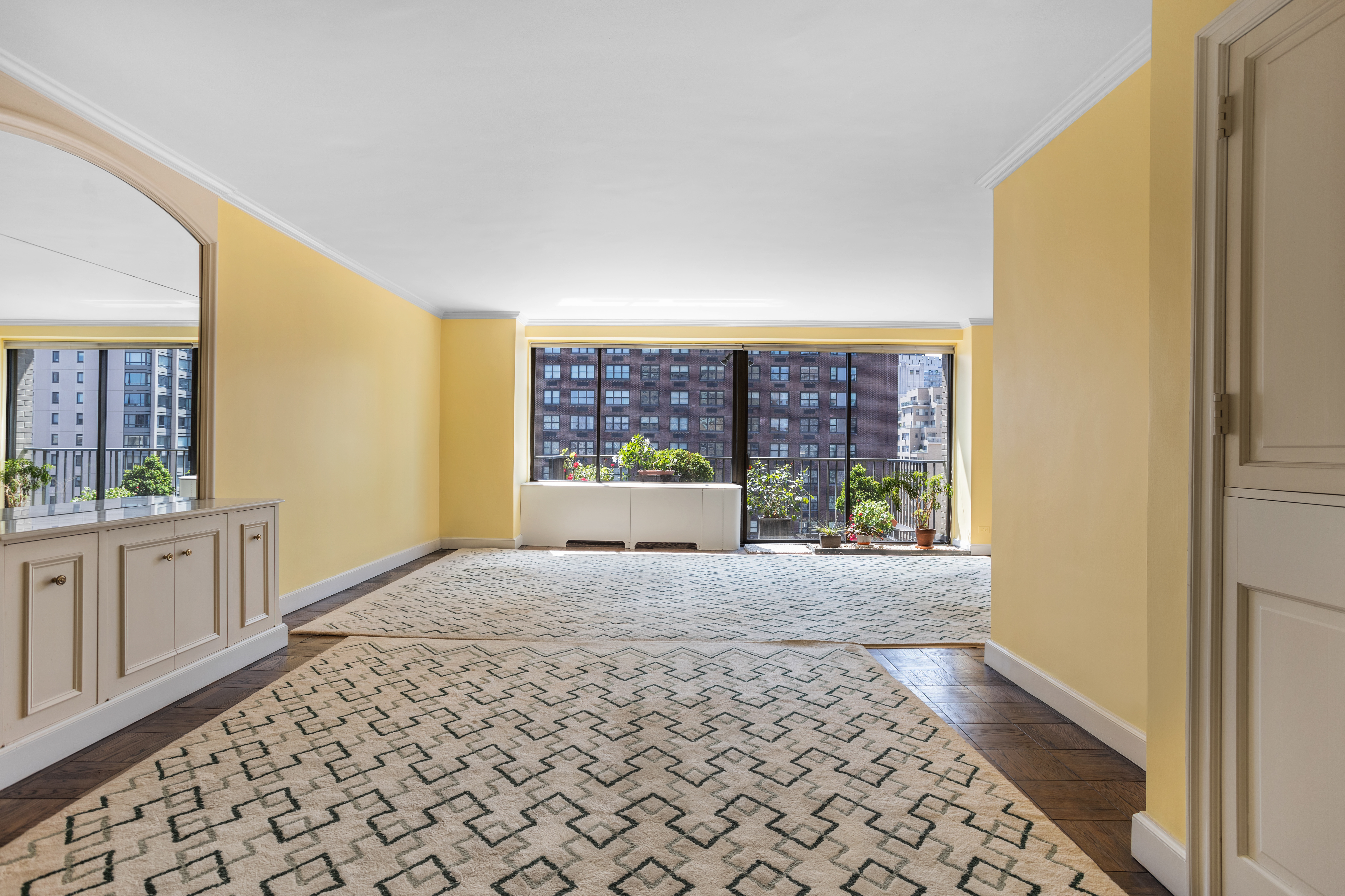 203 East 72nd Street, Unit 17C Manhattan, NY 10021 - Photo 4 of 13