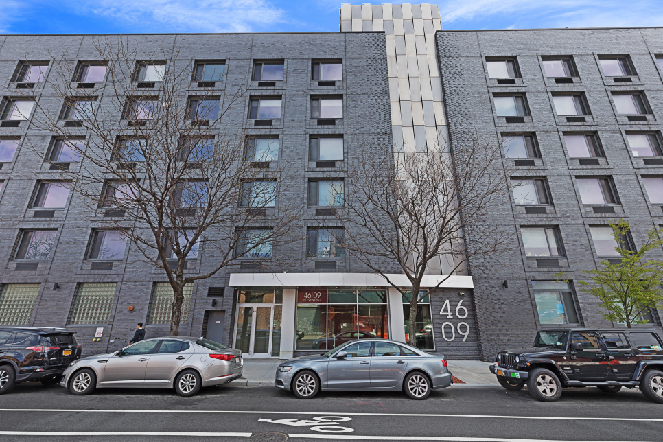 46-09 11th Street, Unit 6C Queens, NY 11101 - Photo 8 of 12