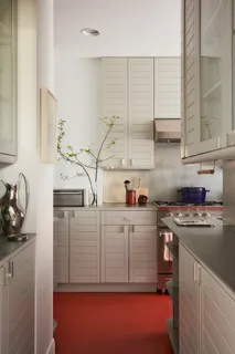 $3,650,000 | 25 East End Avenue, Unit 11E | Upper East Side