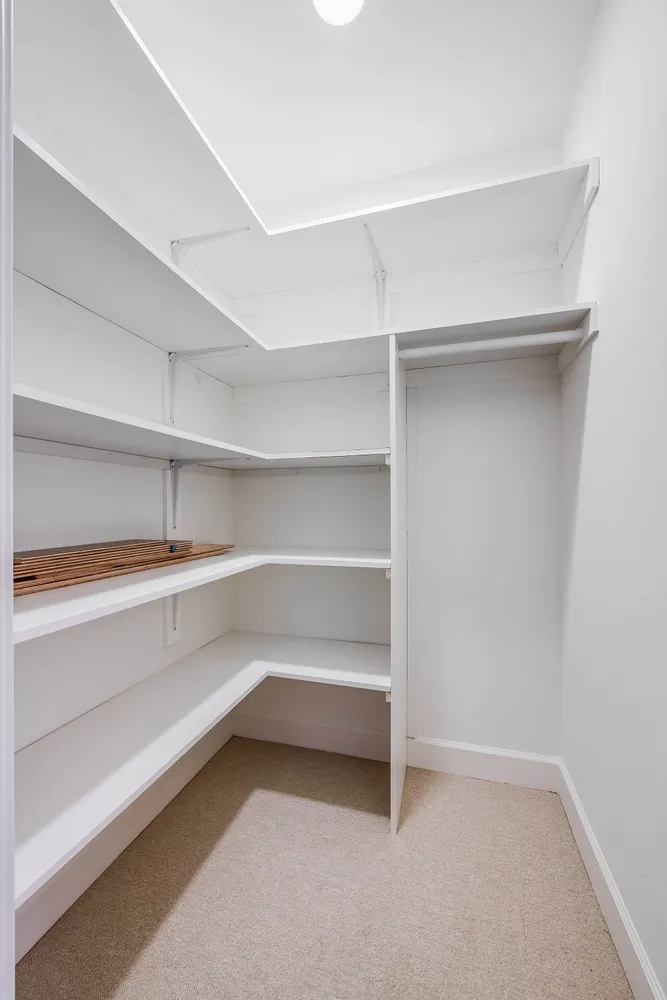 $1,095,000 | 10648 Woodbridge Street, Unit 105, Toluca Lake, CA 91602