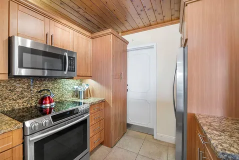 $380,000 | 1500 South Ocean Boulevard, Unit 706, Lauderdale-by-the-Sea, FL 33062